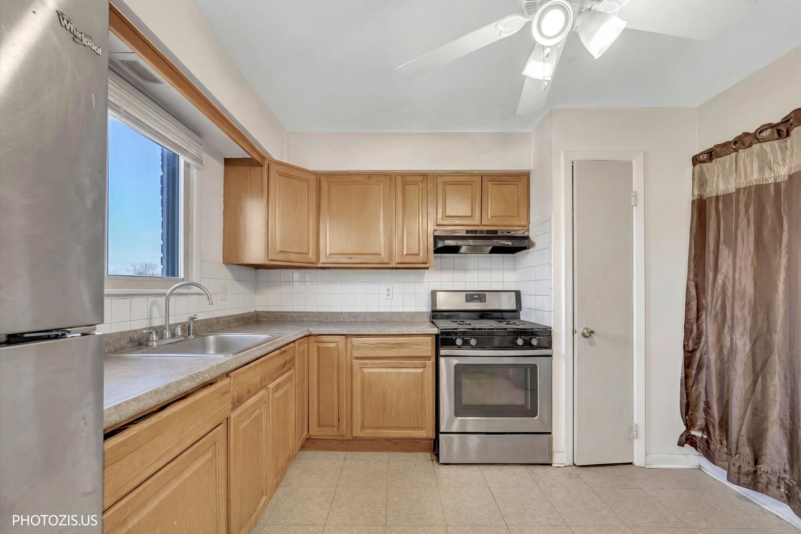 1640 W Sherwin Avenue 4A