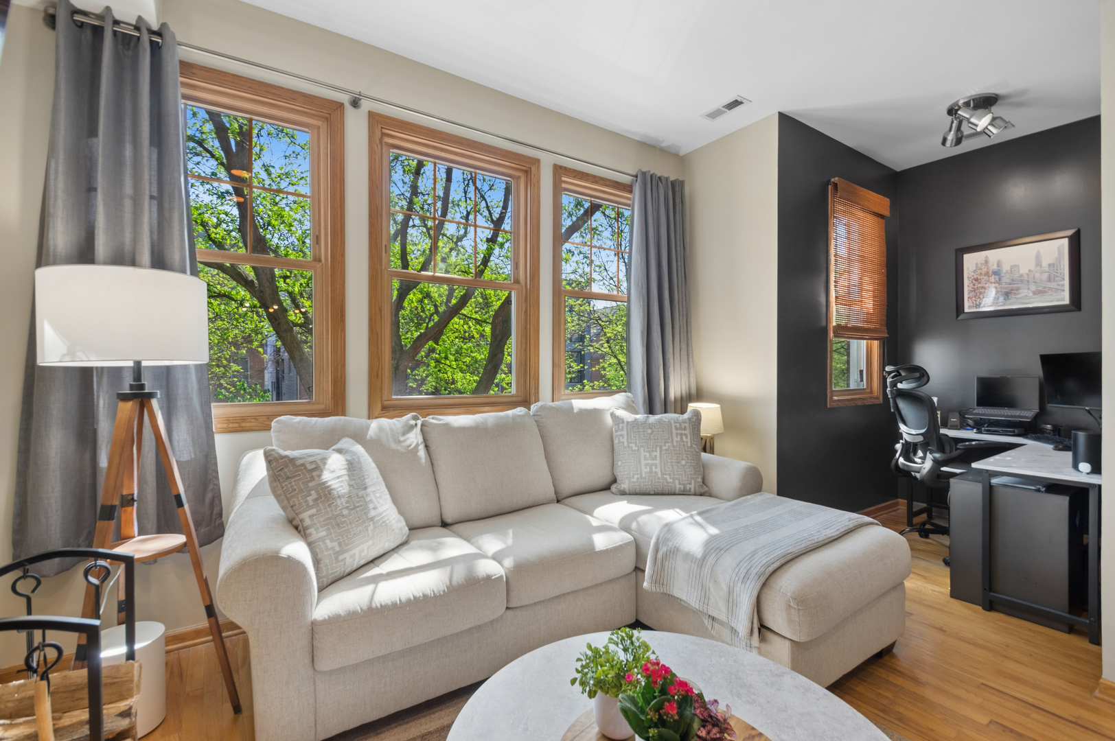 2852 N Damen Avenue 2