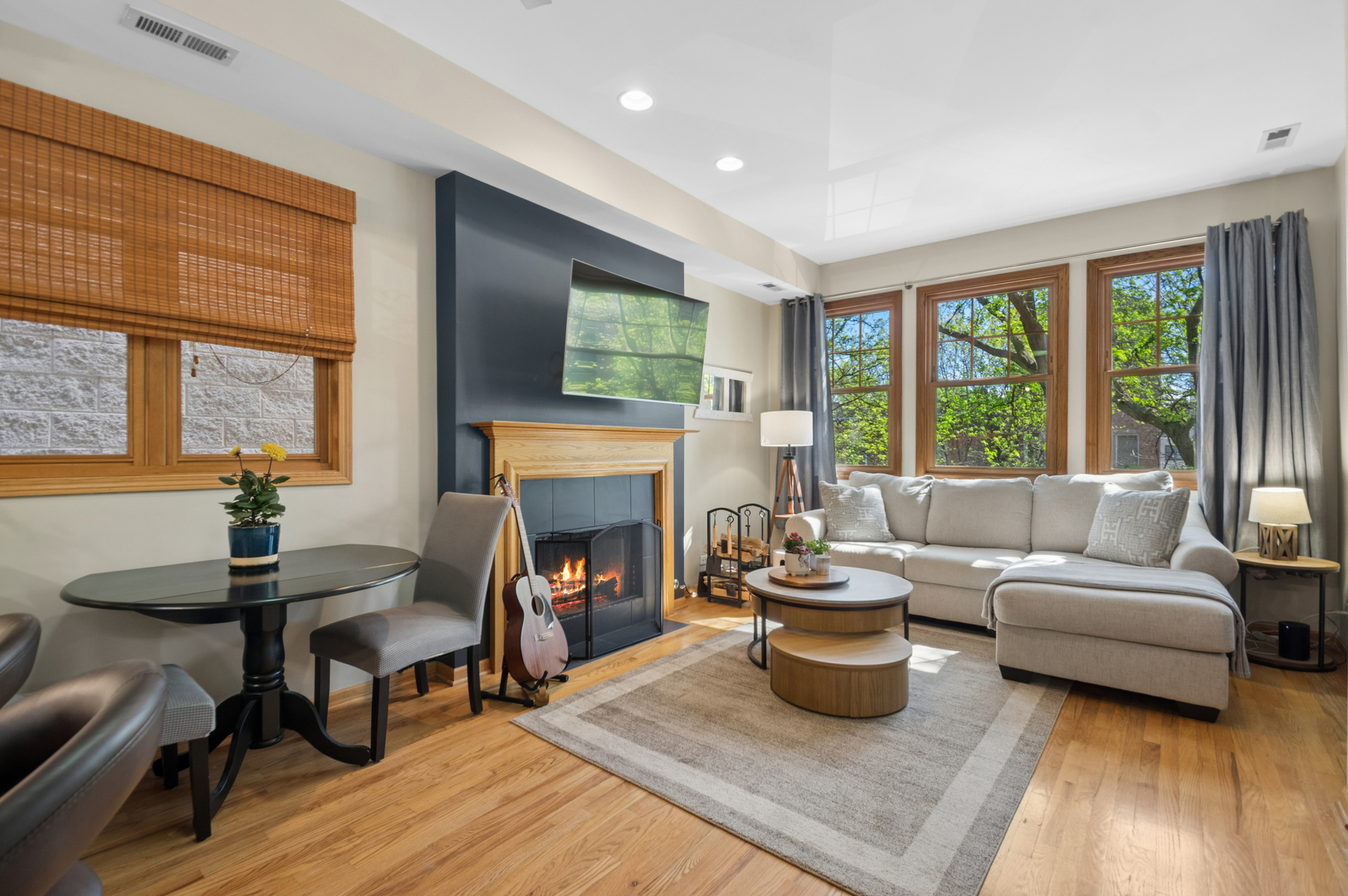 2852 N Damen Avenue 2