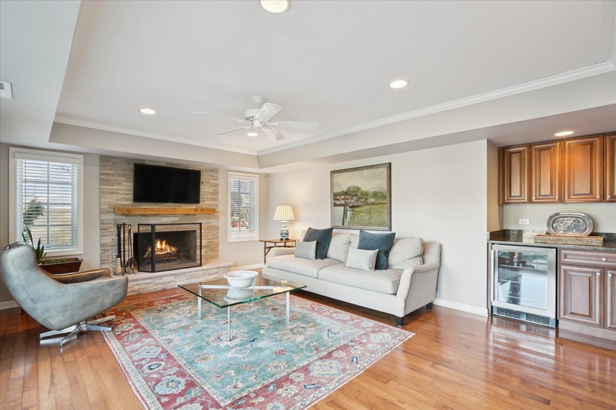 454 W Sheridan Place