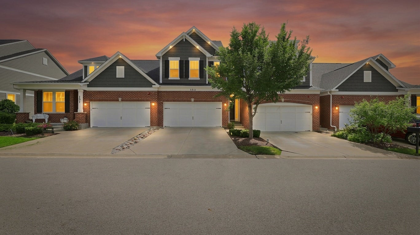 153 Roslyn Place