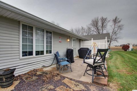 Tiny photo for 3012 Bluff Ridge Dr. Dr, Quincy, IL 62305 (MLS # 12527111)