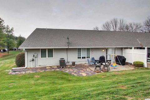 Tiny photo for 3012 Bluff Ridge Dr. Dr, Quincy, IL 62305 (MLS # 12527111)