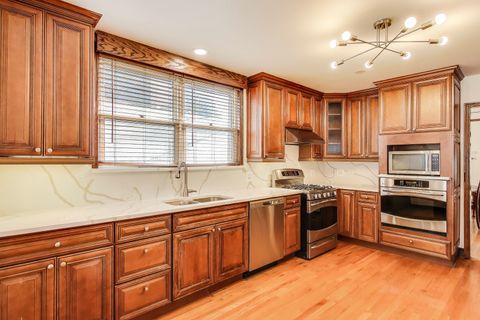 Tiny photo for 5807 N Sacramento Avenue, Chicago, IL 60659 (MLS # 12496658)