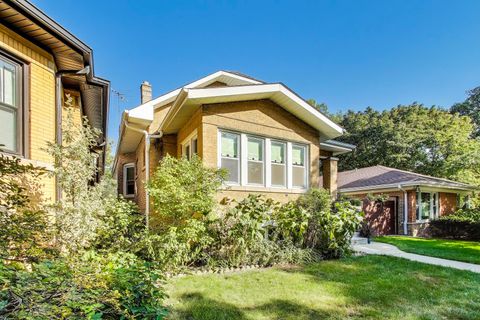 Tiny photo for 5807 N Sacramento Avenue, Chicago, IL 60659 (MLS # 12496658)