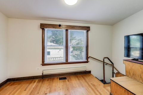 Tiny photo for 5807 N Sacramento Avenue, Chicago, IL 60659 (MLS # 12496658)