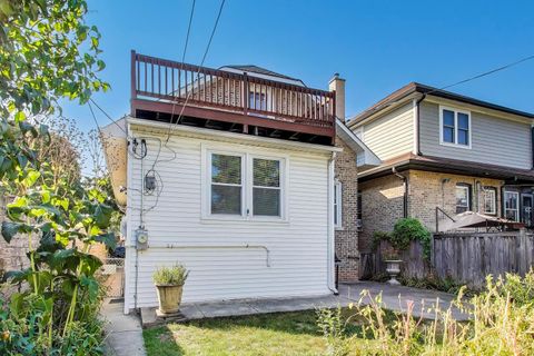 Tiny photo for 5807 N Sacramento Avenue, Chicago, IL 60659 (MLS # 12496658)