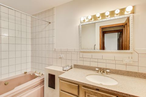 Tiny photo for 5807 N Sacramento Avenue, Chicago, IL 60659 (MLS # 12496658)
