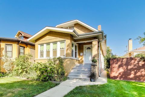 Photo of 5807 N Sacramento Avenue, Chicago, IL 60659 (MLS # 12496658)