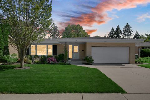 Photo of 1501 CARSON Court, Homewood, IL 60430 (MLS # 12599223)