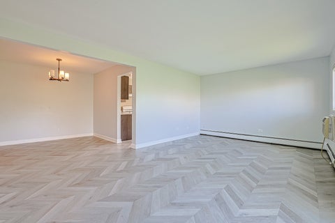 Tiny photo for 673 E Fullerton Avenue #105, Glendale Heights, IL 60139 (MLS # 12689319)