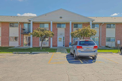 Tiny photo for 673 E Fullerton Avenue #105, Glendale Heights, IL 60139 (MLS # 12689319)