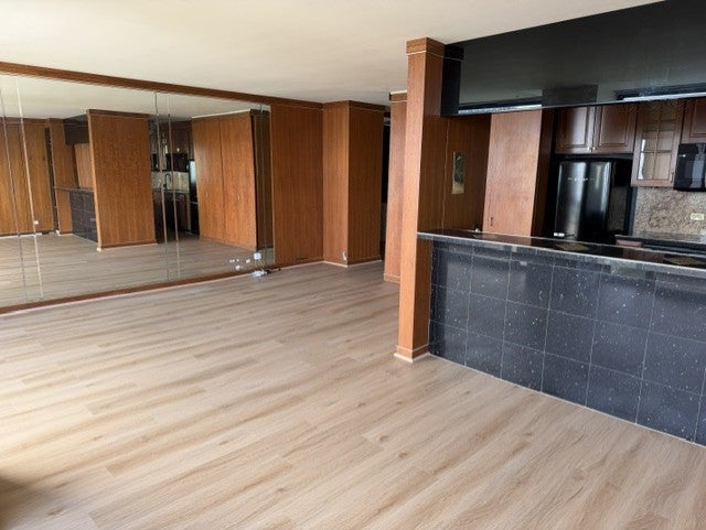 4343 N CLARENDON Avenue 2108