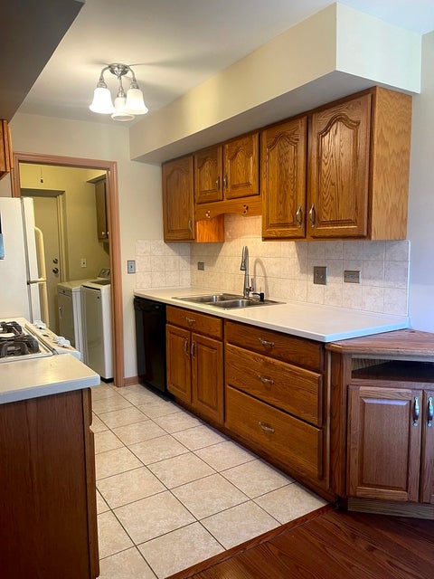 Tiny photo for 203 Emerson Court #B, Bloomingdale, IL 60108 (MLS # 12771532)