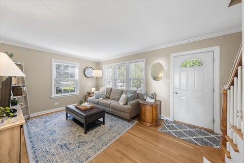Tiny photo for 127 Hiawatha Drive, Clarendon Hills, IL 60514 (MLS # 12758620)