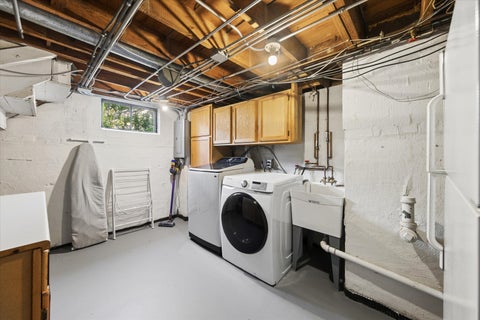 Tiny photo for 127 Hiawatha Drive, Clarendon Hills, IL 60514 (MLS # 12758620)