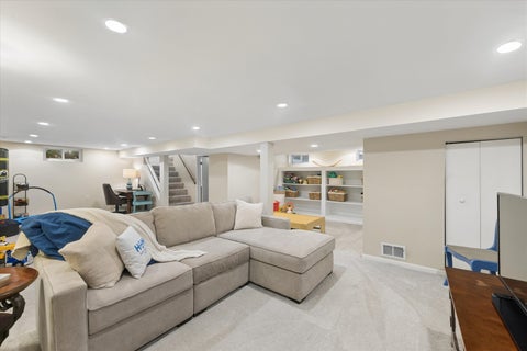 Tiny photo for 127 Hiawatha Drive, Clarendon Hills, IL 60514 (MLS # 12758620)