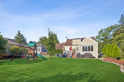 Tiny photo for 127 Hiawatha Drive, Clarendon Hills, IL 60514 (MLS # 12758620)