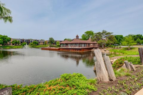 Tiny photo for 9 Court of Lagoon View Vw, Northbrook, IL 60062 (MLS # 12446316)