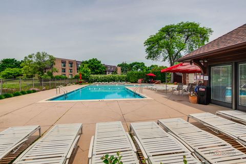 Tiny photo for 9 Court of Lagoon View Vw, Northbrook, IL 60062 (MLS # 12446316)