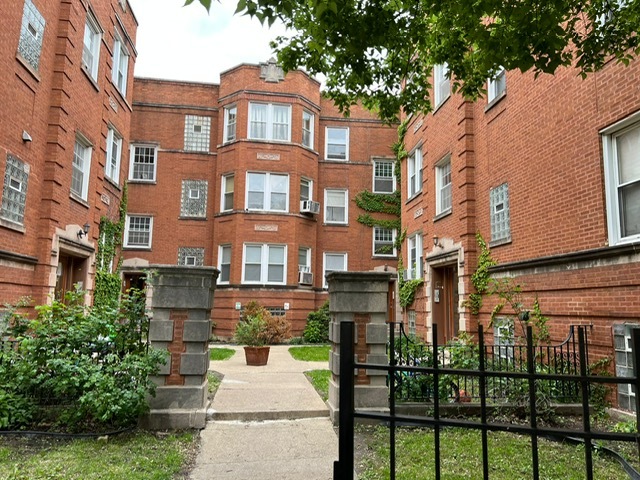 2300 W Granville Avenue G