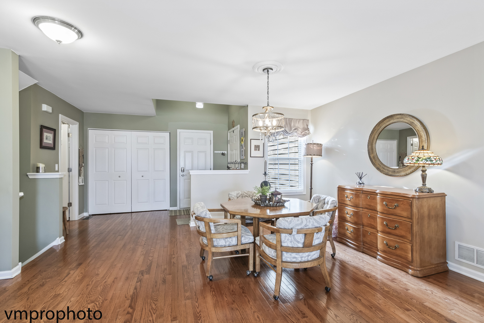 294 W Fairview Circle