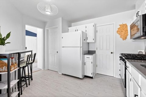 Tiny photo for 1606 Stratford Court #C2, Wheeling, IL 60090 (MLS # 12603766)