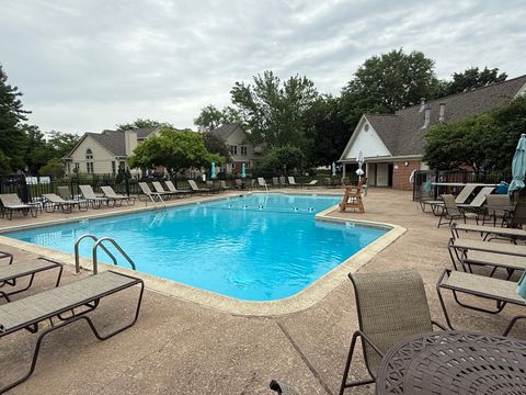 Tiny photo for 1606 Stratford Court #C2, Wheeling, IL 60090 (MLS # 12603766)