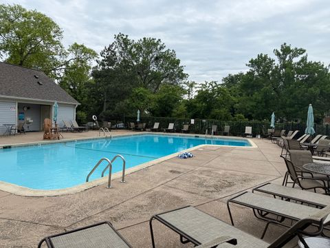 Tiny photo for 1606 Stratford Court #C2, Wheeling, IL 60090 (MLS # 12603766)