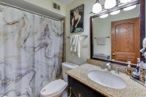 Tiny photo for 20 N Tower Road #8E, Oak Brook, IL 60523 (MLS # 12534180)