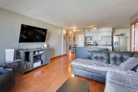 Tiny photo for 20 N Tower Road #8E, Oak Brook, IL 60523 (MLS # 12534180)