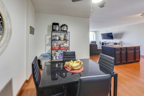 Tiny photo for 20 N Tower Road #8E, Oak Brook, IL 60523 (MLS # 12534180)