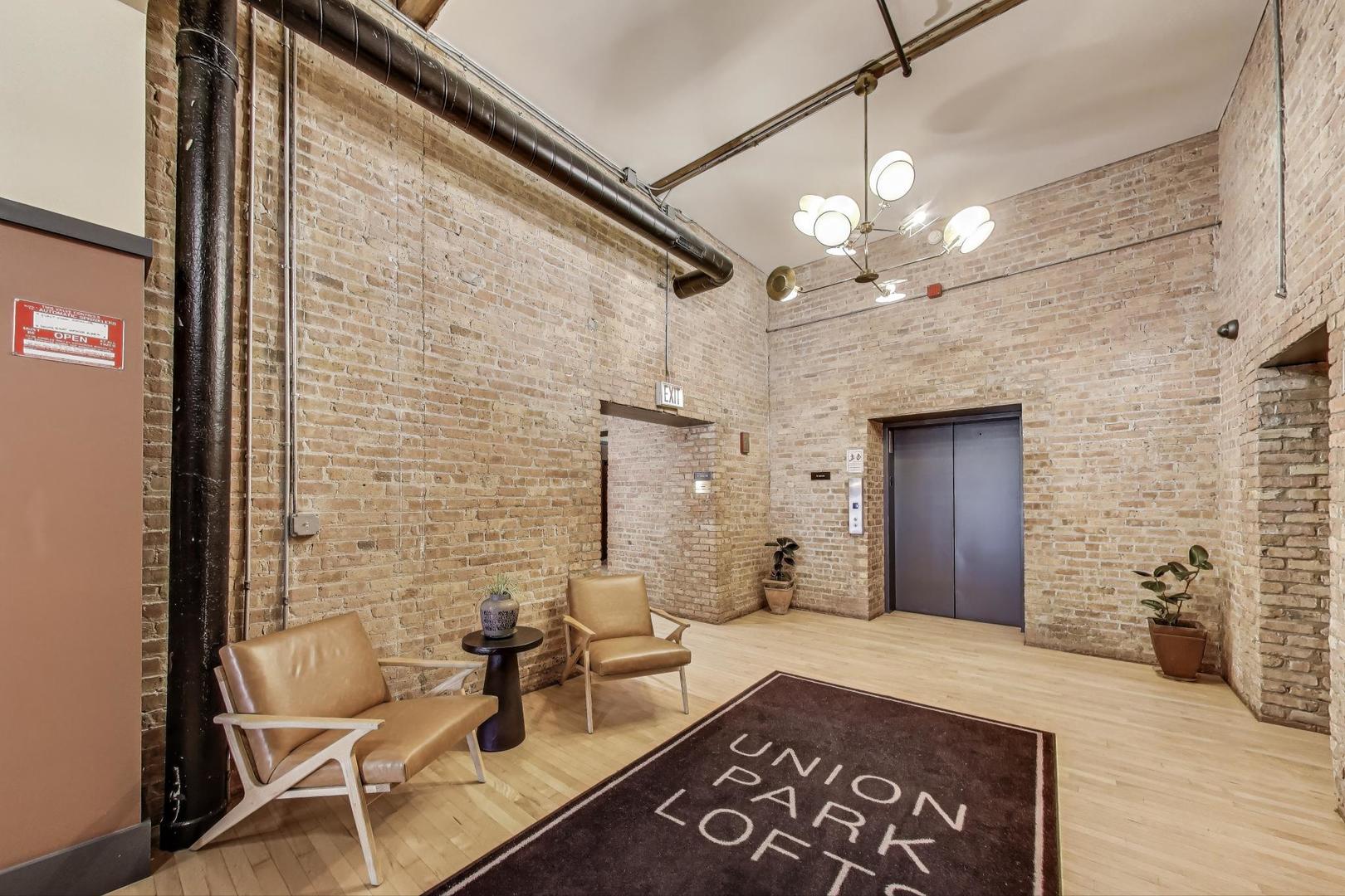 1327 W WASHINGTON Boulevard 4C