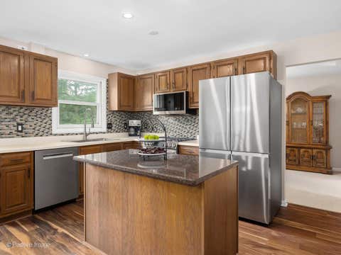 Tiny photo for 405 Blackhawk Drive, Batavia, IL 60510 (MLS # 12674573)