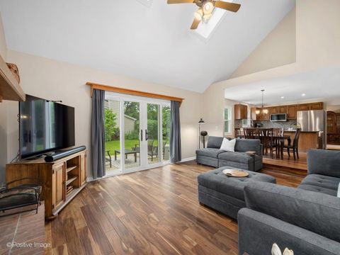 Tiny photo for 405 Blackhawk Drive, Batavia, IL 60510 (MLS # 12674573)