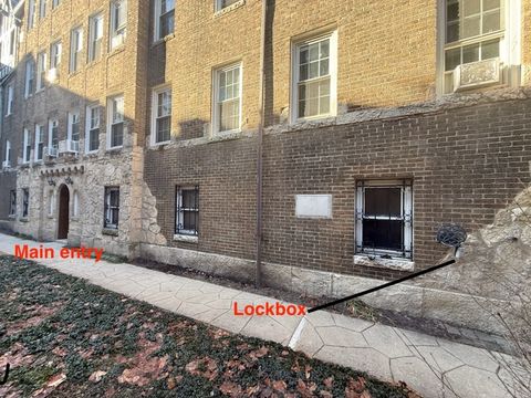 Tiny photo for 2325 W Farwell Avenue #2S, Chicago, IL 60645 (MLS # 12502725)