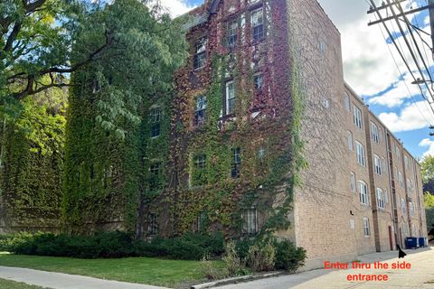 Tiny photo for 2325 W Farwell Avenue #2S, Chicago, IL 60645 (MLS # 12502725)