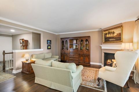 Tiny photo for 321 Shoreline Road #D, Lake Barrington, IL 60010 (MLS # 12439205)