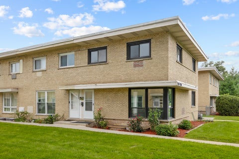 Photo of 1250 N Wheeling Road, Mount Prospect, IL 60056 (MLS # 12795659)