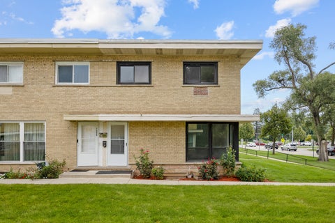 Tiny photo for 1250 N Wheeling Road, Mount Prospect, IL 60056 (MLS # 12795659)