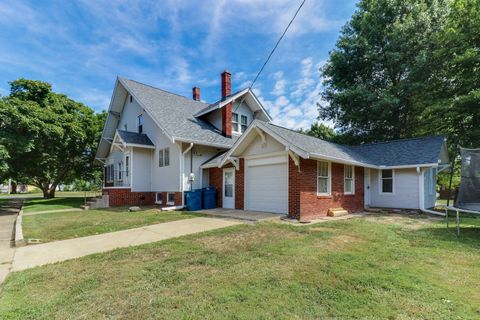 Tiny photo for 106 W Boundary Street, Stanford, IL 61774 (MLS # 12525944)