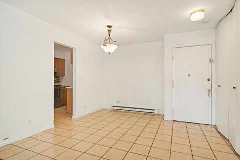 Tiny photo for 802 E Old Willow Road #113, Prospect Heights, IL 60070 (MLS # 12514205)