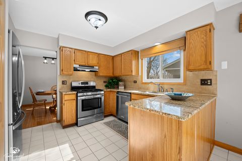 Tiny photo for 1416 Lucerne Drive, Crystal Lake, IL 60014 (MLS # 12568905)