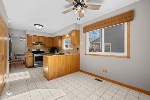 Tiny photo for 1416 Lucerne Drive, Crystal Lake, IL 60014 (MLS # 12568905)