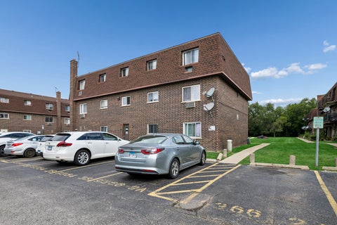Tiny photo for 9364 Golf Road #2B, Des Plaines, IL 60016 (MLS # 12751203)