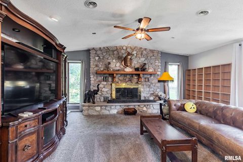 Tiny photo for 708 E Candy Cane Lane, West Frankfort, IL 62896 (MLS # QC4266564)