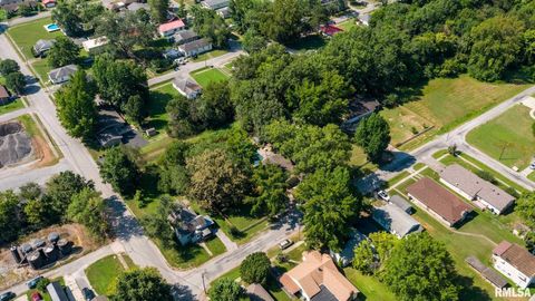 Tiny photo for 708 E Candy Cane Lane, West Frankfort, IL 62896 (MLS # QC4266564)