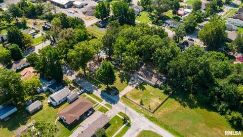 Tiny photo for 708 E Candy Cane Lane, West Frankfort, IL 62896 (MLS # QC4266564)