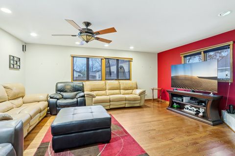 Tiny photo for 132 Tanglewood Drive, Elk Grove Village, IL 60007 (MLS # 12506510)