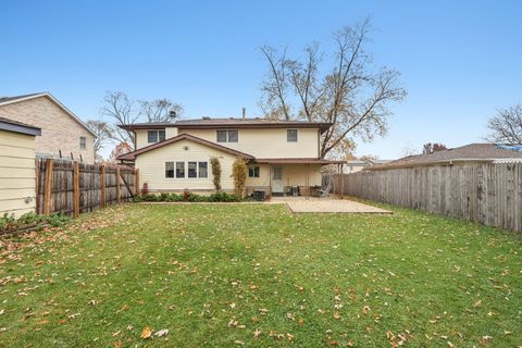 Tiny photo for 132 Tanglewood Drive, Elk Grove Village, IL 60007 (MLS # 12506510)